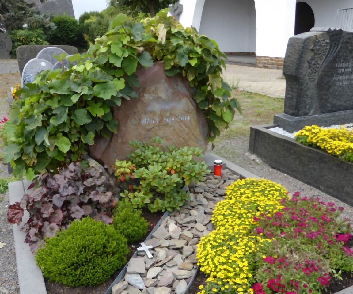 Grave in a vine-growing region of Germany