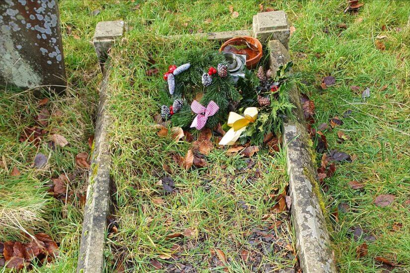 Kerbed grave in West Malvern prior to restoration